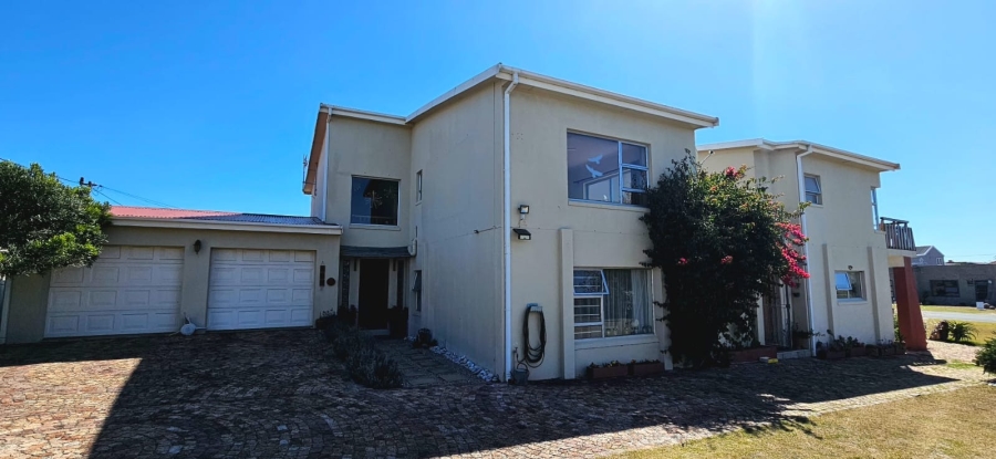 6 Bedroom Property for Sale in De Kelders Western Cape